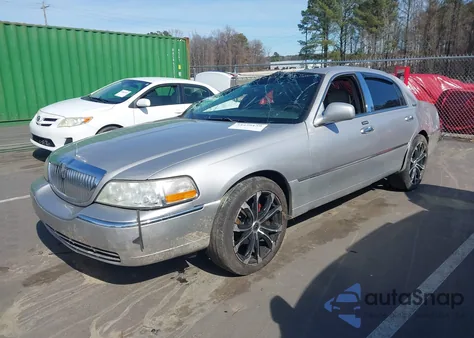 2010 Lincoln Town Car Signature Limited из США, поврежденный, VIN 2LNBL8CV9AX752977